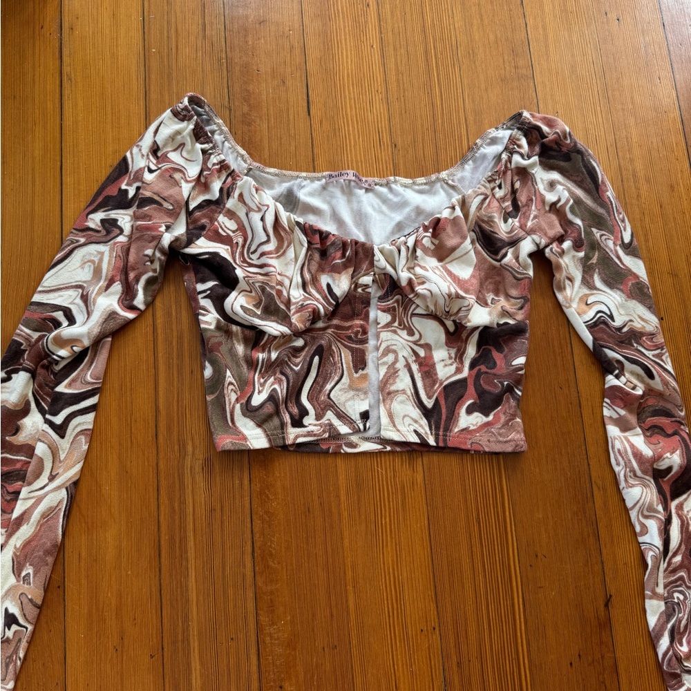 Off-Shoulder Marble Print Long Sleeve Crop Top